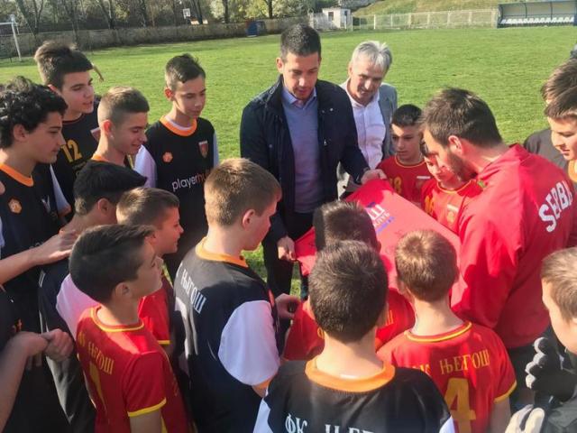  Ministar Udovičić u poseti FK "Njegoš" Foto: Ministarstvo omladine i sporta