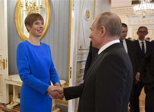 Ruski predsednik Vladimir Putin i estonska predsednica Kersti Kaljulaid Foto: Alexei Druzhinin, Sputnik, Kremlin Pool Photo via AP