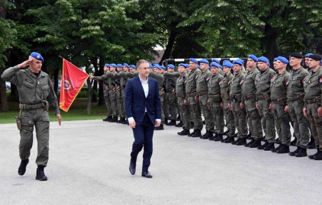 Ministar unutrašnjih poslova Nebojša Stefanović  posetio novosadski odred Žandarmerije  foto: MUP Srbije