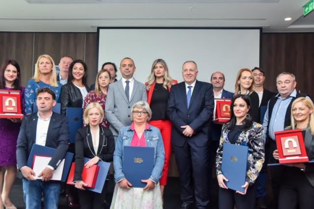 Laureati nagrade „Kapija uspeha“ Foto: Pokrajinska vlada