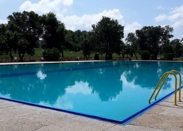  Za­vr­še­na ob­no­va ba­ze­na u Sen­ti Foto: privatna arhiva
