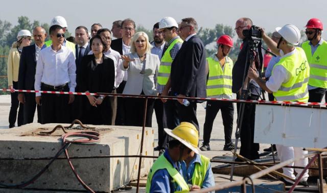Na izgradnji mosta na autoputu Surčin-Obrenovac/Fonet/MGSI