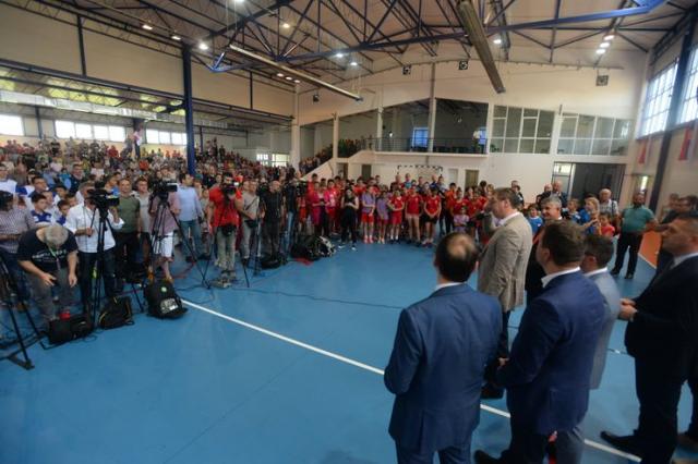 Predsednik Vučić nastavio da obilazi Srbiju posetom Sivcu Foto: Predsedništvo Srbije