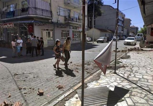 Snažan zemljotres pogodio Tursku  Foto: Ramazan Cetin/DHA via AP