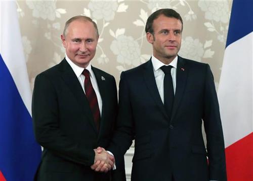 Putin  i Makron Foto: Mikhail Klimentyev, Sputnik, Kremlin FILE Pool Photo via AP
