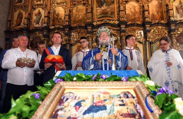 Sveta arhijerejska liturgija u hramu rođenja Presvete Bogorodice/Pokrajinska vlada