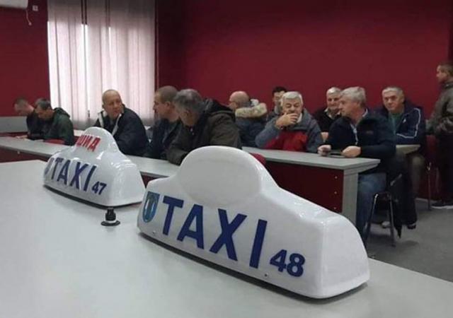 Nove oznake za šidske taksiste Foto: Opština Šid