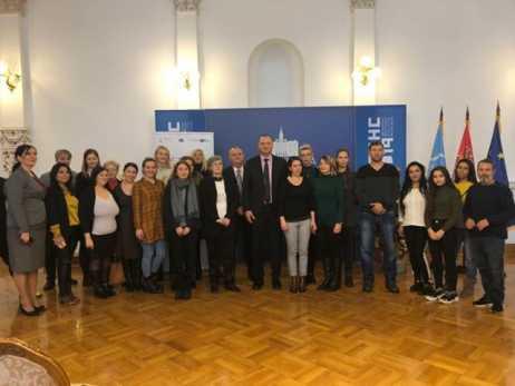 Učenici konferencije  o unapređenjue položaja najranjivijih grupa u Novom Sadu Foto: novisad.rs