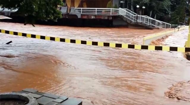 Јутјуб/Овако је било у Параћину за време поплава