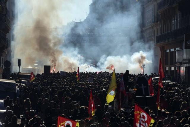 Фонет/АП/Протести у Француској због пензија