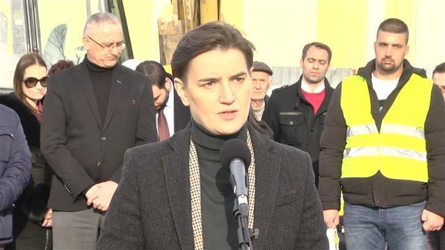 Premijerka Ana Brnabić, tokom posete Laćarku Foto: Tanjug/video