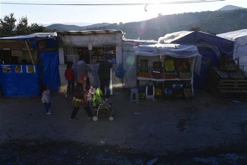 Prihvatni centar za migrante na  Lezbosu Foto: AP Photo/Michael Varaklas