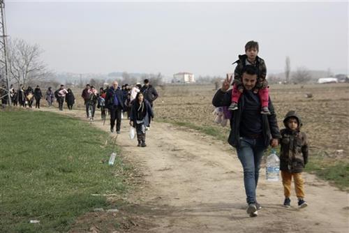 Migranti stigli na granice EU  Foto: AP Photo/Ergin Yildiz