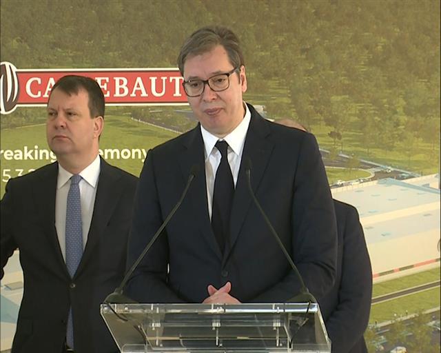 Predsednik Srbije Aleksandar Vučić na polaganju kamena temeljca za fabriku Bari Kalebo Foto: Tanjug/video