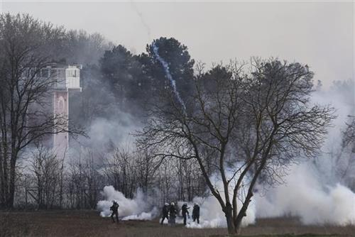 Sukobi na grčko-turskoj granici Foto AP Photo/Giannis Papanikos