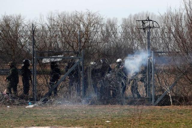  Na granici Grčke sa Turskom  Foto: Tanjug/AP