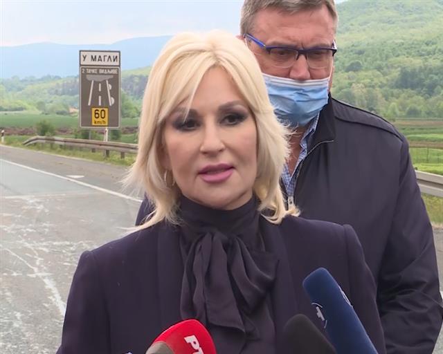Ministarka Mihajlović obišla  radove na delu od petlje Pojate do petlje Ražanj Foto: Tanjug/video