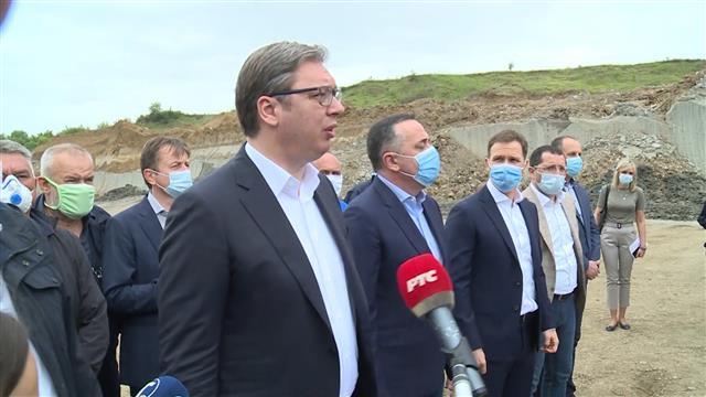 Predsednik Srbije Aleksandar Vučić obišao je novootvoreni površinski otkop Radljevo-Sever u okviru rudarskog basena "Kolubara” Foto: Tanjug/video