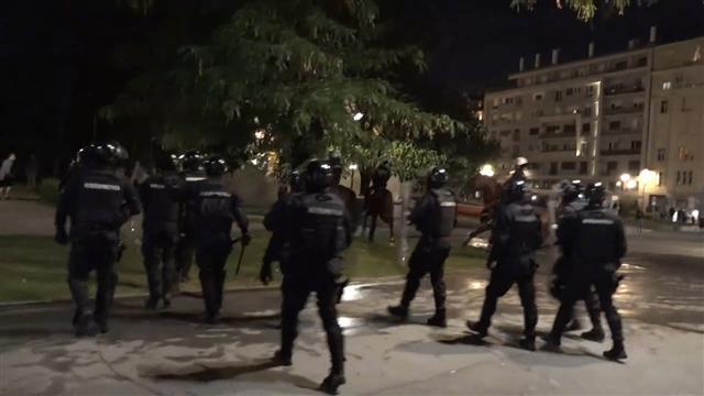 Intervencije policije ispred Skupštine Srbije Foto: Tanjug/video