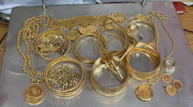 Na Gradini zaplenjeno više od 700 grama zlatnog nakita  Foto: Uprava carina