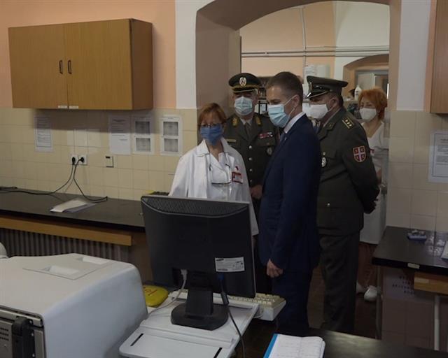 Ministar odbrane Nebojša Stefanović obišao vojne kovid bolnice Foto: Tanjug/video