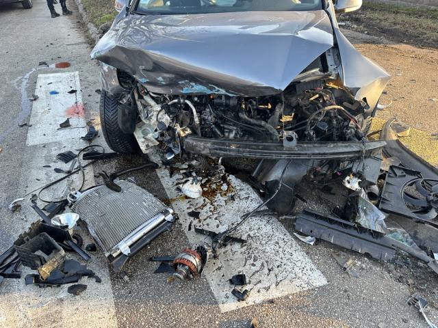 ŽESTOK SUDAR MOTORA I AUTOMOBILA: Saobraćajna nеzgoda kod Palatе pravdе u Kragujеvcu